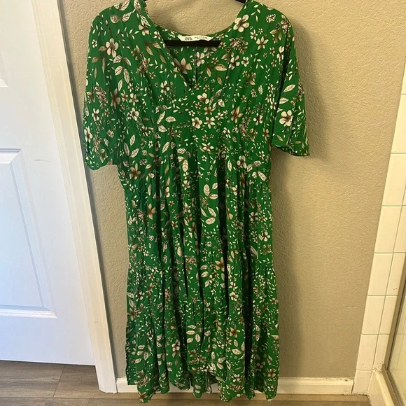 Zara | Dresses | Zara Floral Green Midi Dress | Poshmark